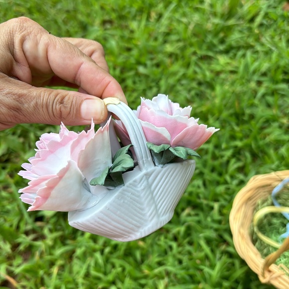 VINTAGE FLOWERS BASKET - Picture 13 of 16